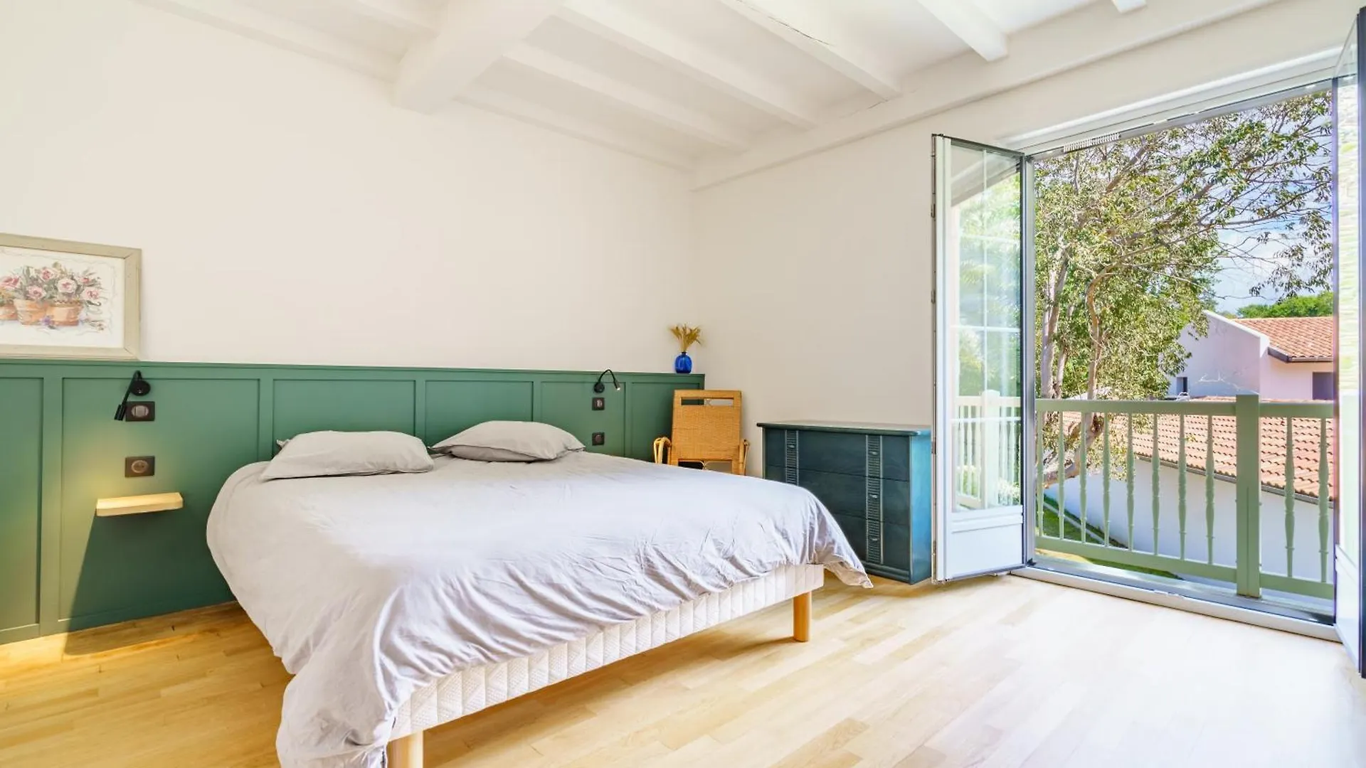 Bed & Breakfast Villa La Conciergerie A Biarritz, Avec Fronton Pour Pelote Basque, Boulodrome, Bar-Comptoir