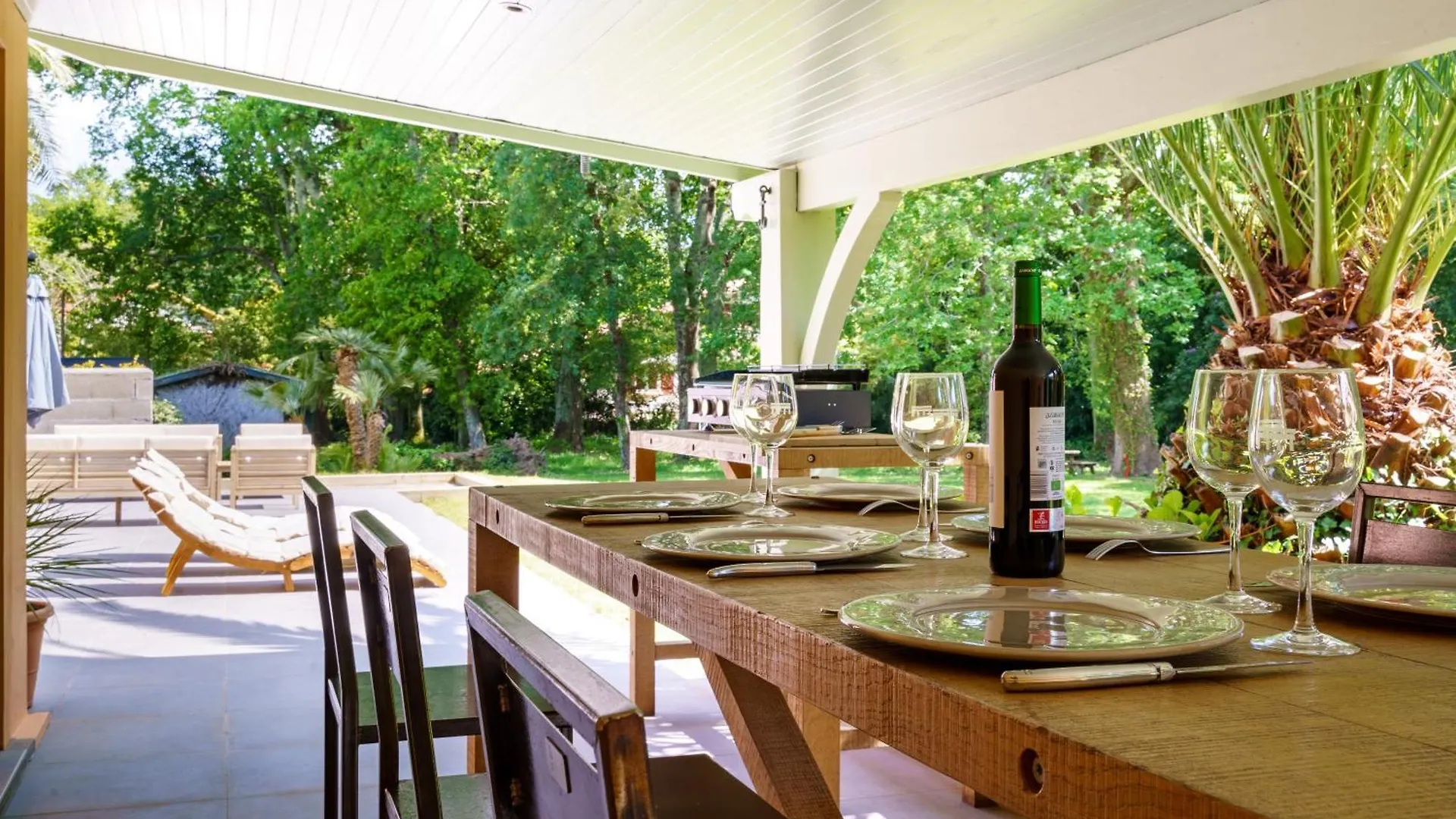Villa La Conciergerie A Biarritz, Avec Fronton Pour Pelote Basque, Boulodrome, Bar-Comptoir Bed & Breakfast
