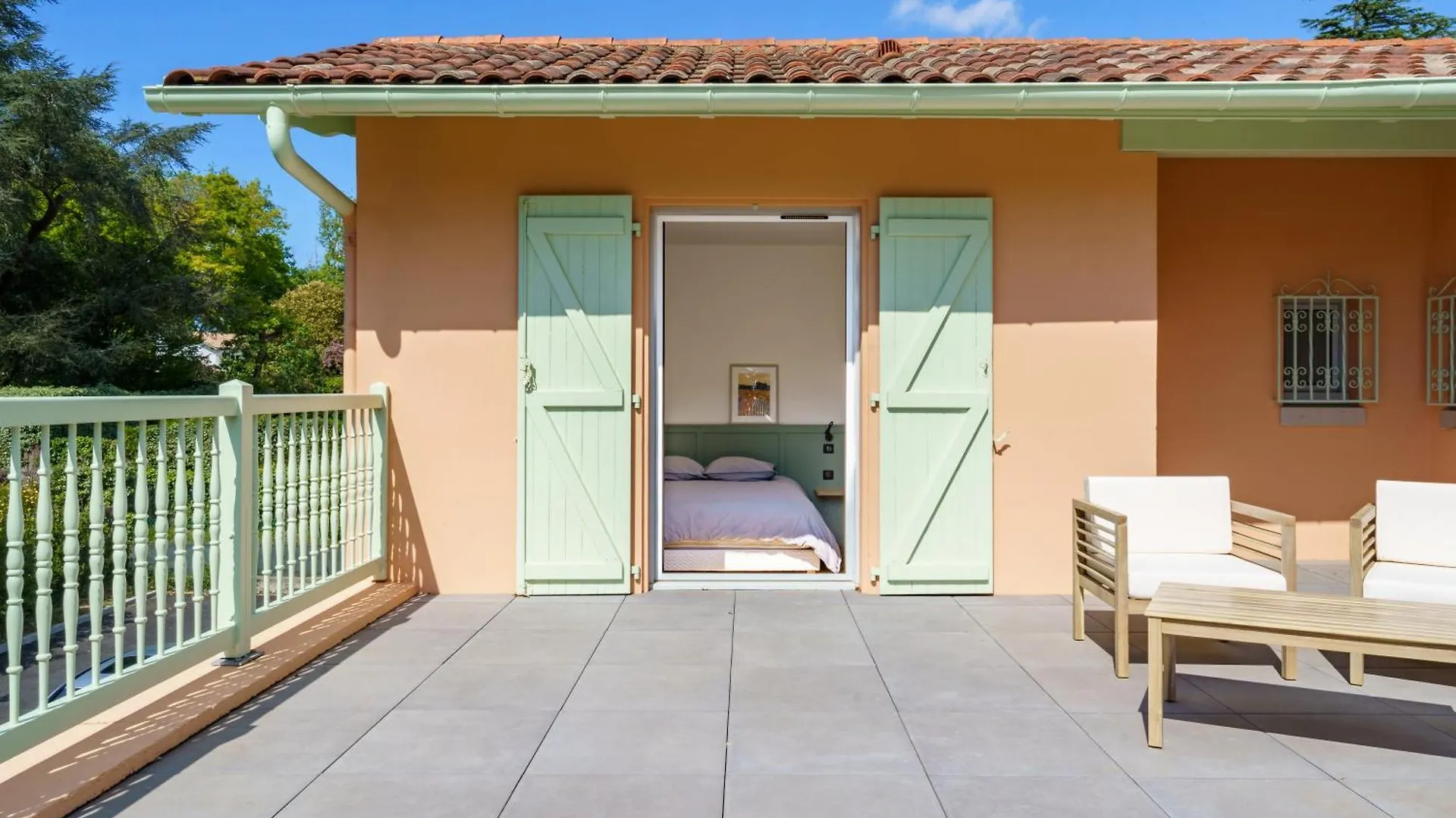 Bed & Breakfast Villa La Conciergerie A Biarritz, Avec Fronton Pour Pelote Basque, Boulodrome, Bar-Comptoir