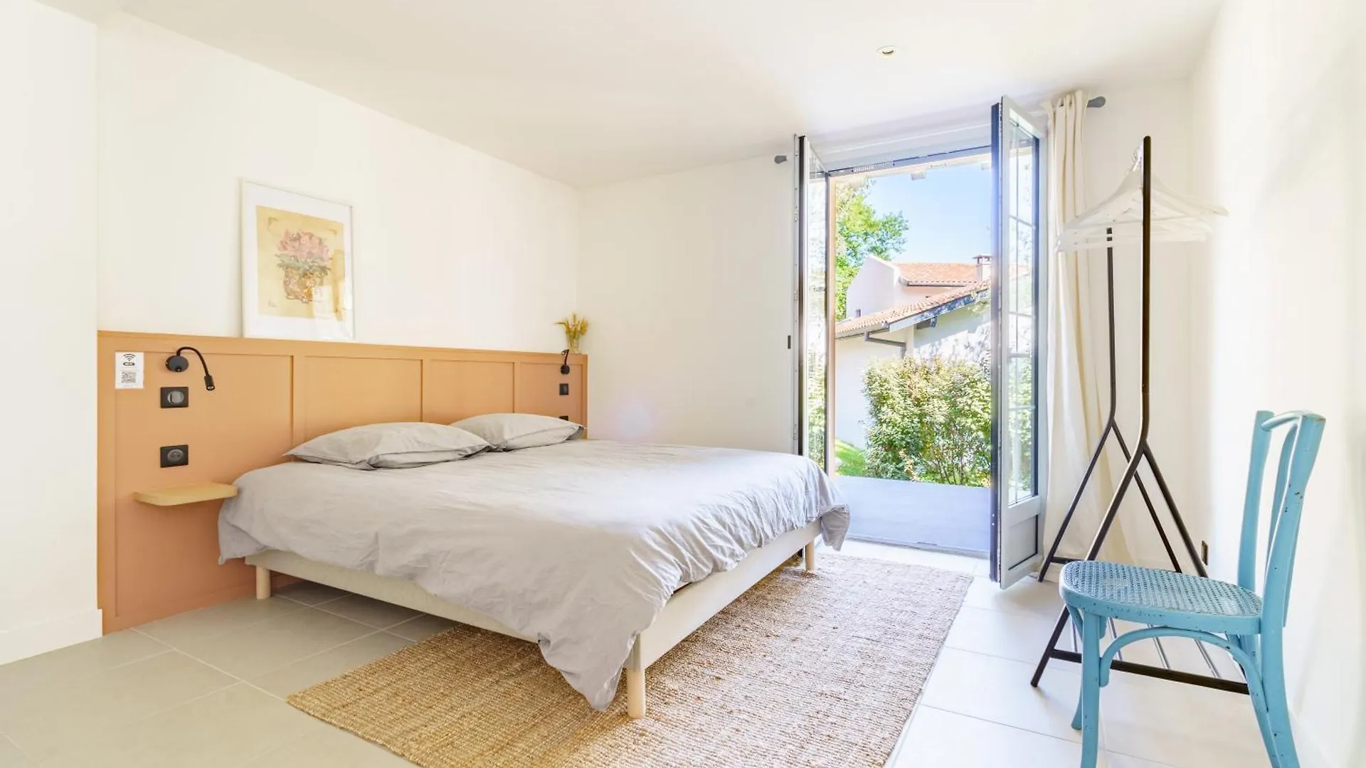 Bed & Breakfast Villa La Conciergerie A Biarritz, Avec Fronton Pour Pelote Basque, Boulodrome, Bar-Comptoir France